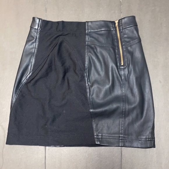 Marilyn Monroe Small Faux Leather Skirt - Picture 3 of 7